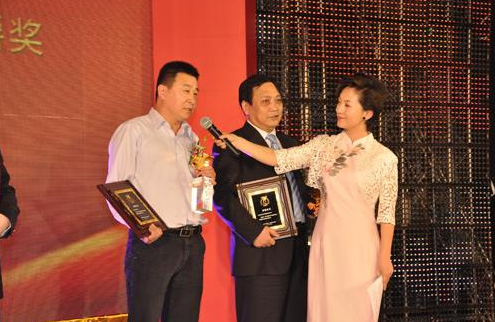 原州区:30亿元无息扶贫贷款